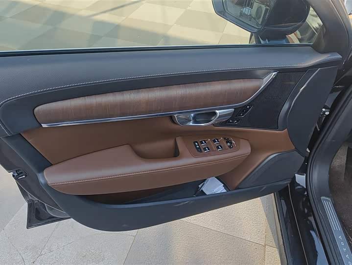 Фото 7 - Volvo S90