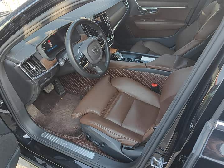 Фото 9 - Volvo S90