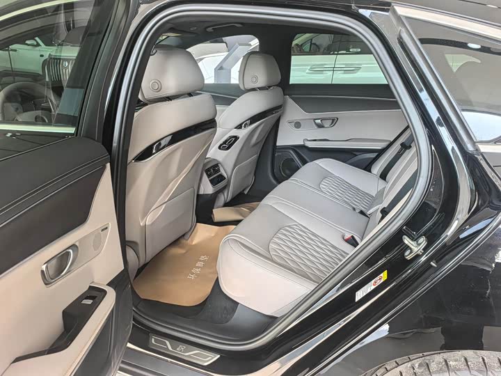 Фото 6 - BYD Han