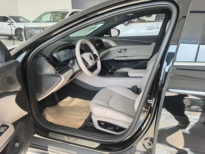 Фото 9 - BYD Han