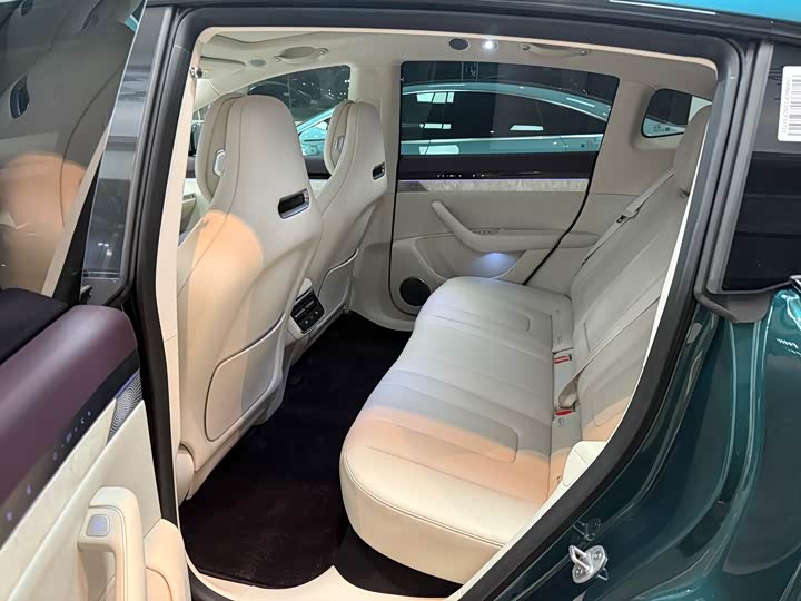 Фото 9 - Luxeed R7