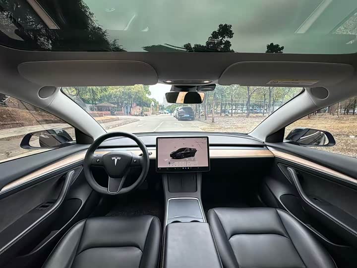 Фото 5 - Tesla Model 3