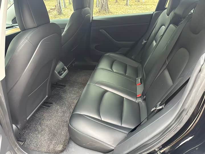 Фото 6 - Tesla Model 3