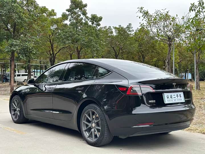 Фото 7 - Tesla Model 3