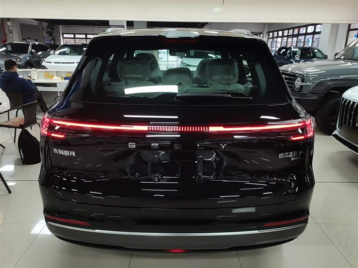 Фото 6 - Geely Galaxy Starship 7