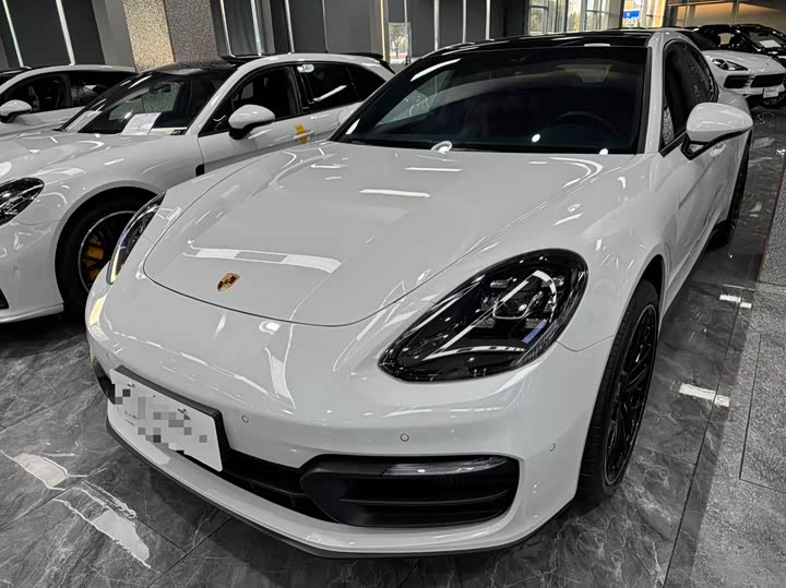 Фото 1 - Porsche Panamera