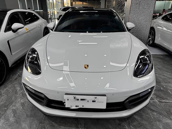 Фото 2 - Porsche Panamera