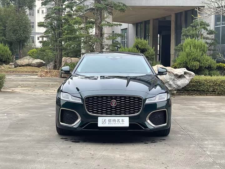 Фото 2 - Jaguar XF L