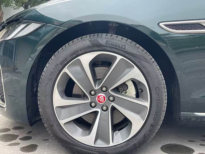 Фото 7 - Jaguar XF L