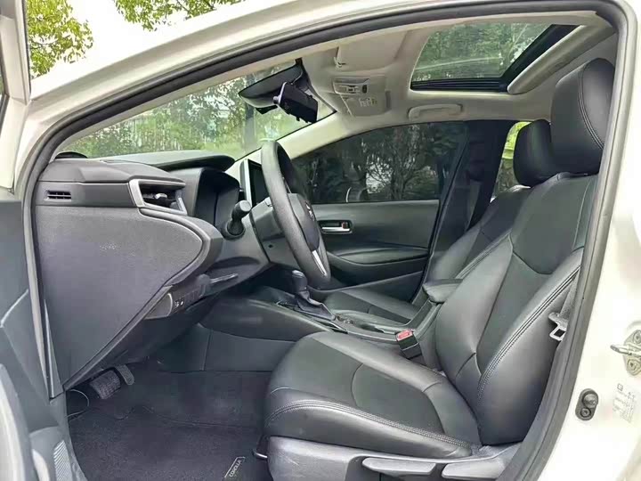 Фото 4 - Toyota Corolla