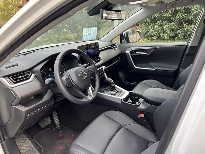 Фото 9 - Toyota Wildlander Hybrid