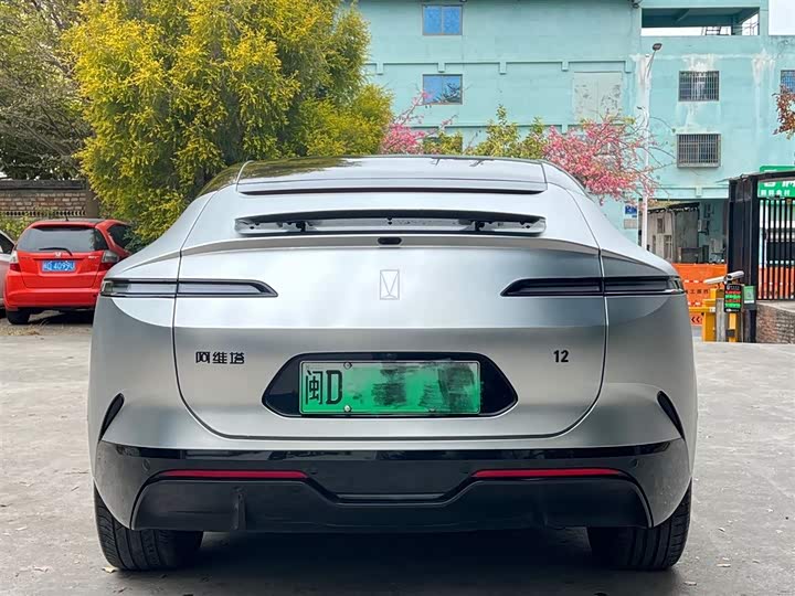 Фото 2 - Avatr 12