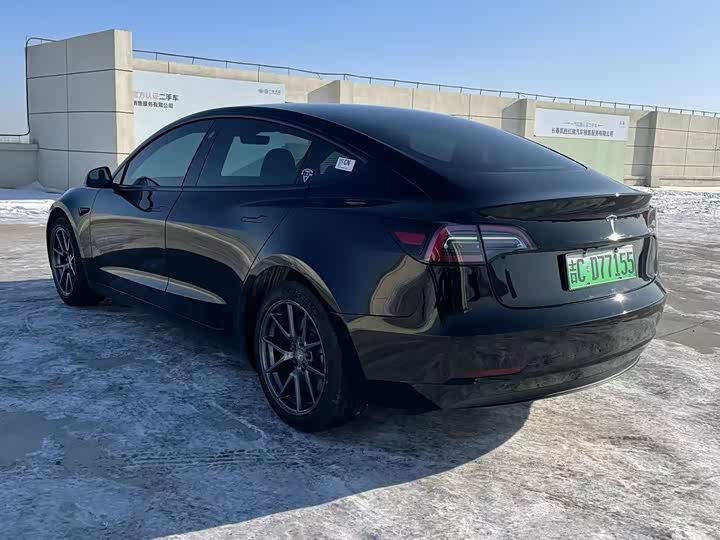 Фото 7 - Tesla Model 3