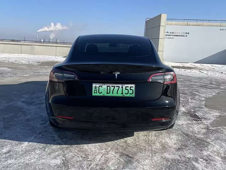 Фото 8 - Tesla Model 3