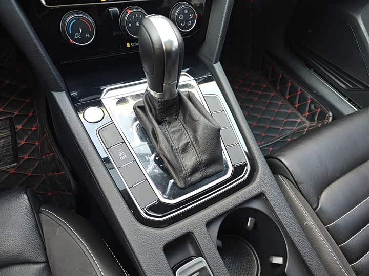 Фото 7 - Volkswagen Magotan