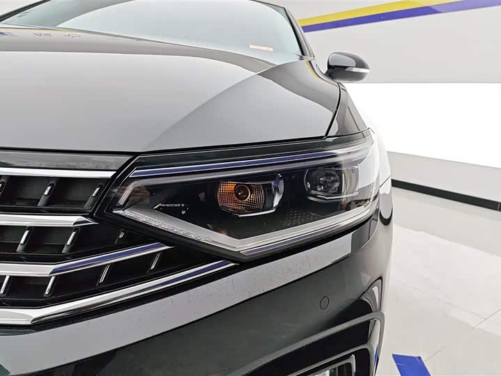 Фото 5 - Volkswagen Magotan