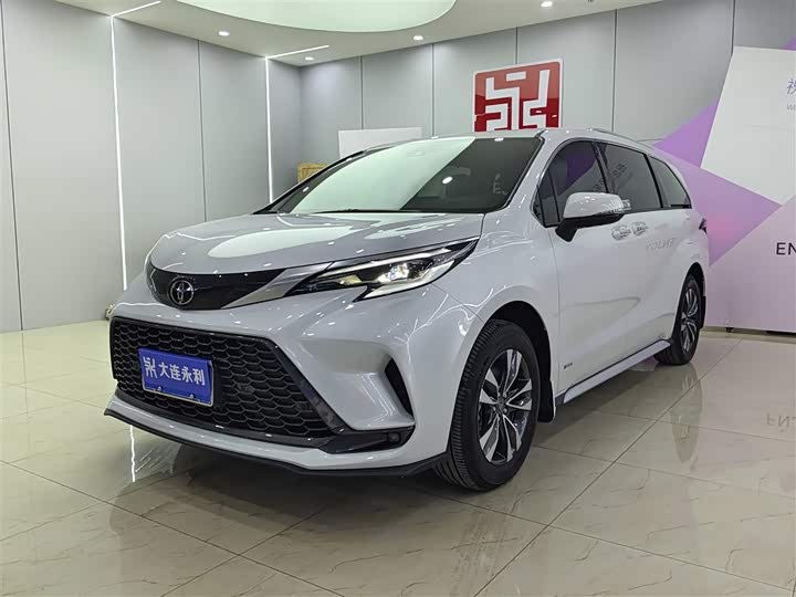 Фото 1 - Toyota Granvia