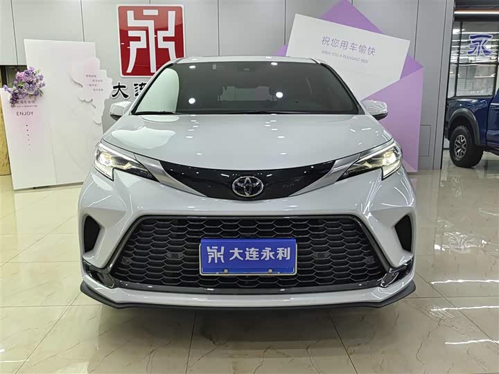 Фото 2 - Toyota Granvia