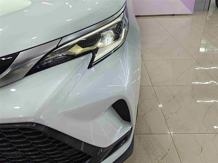 Фото 7 - Toyota Granvia