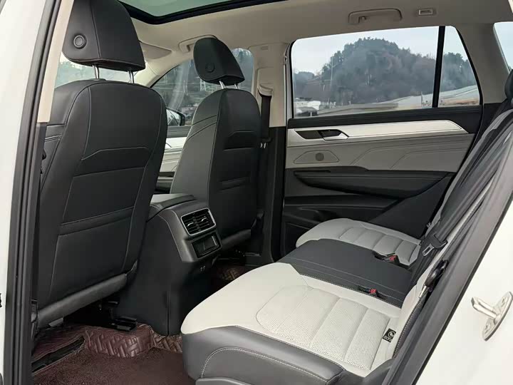 Фото 8 - Volkswagen Tavendor