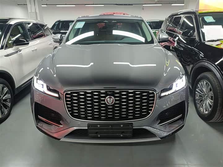 Фото 3 - Jaguar F-Pace