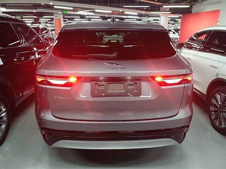 Фото 6 - Jaguar F-Pace