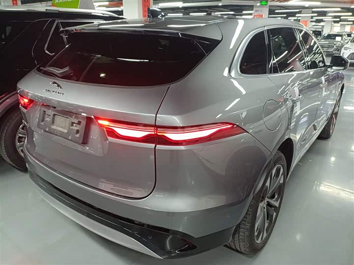 Фото 7 - Jaguar F-Pace