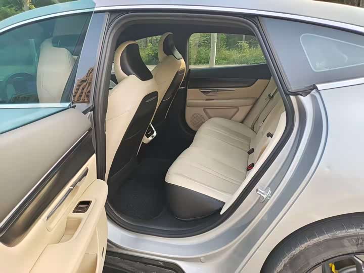 Фото 9 - XPeng P7