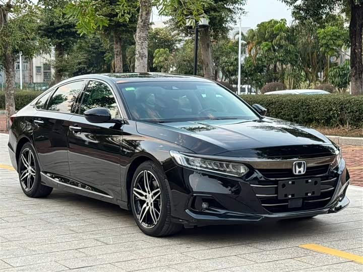 Фото 3 - Honda Accord