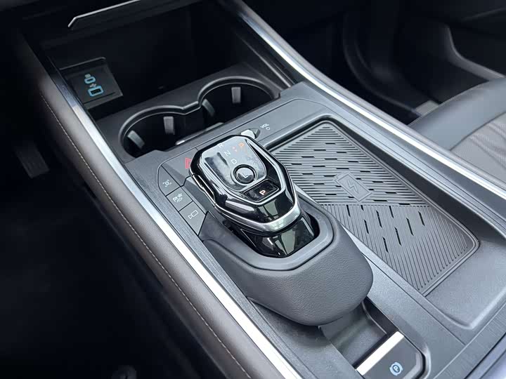 Фото 9 - Ford Edge