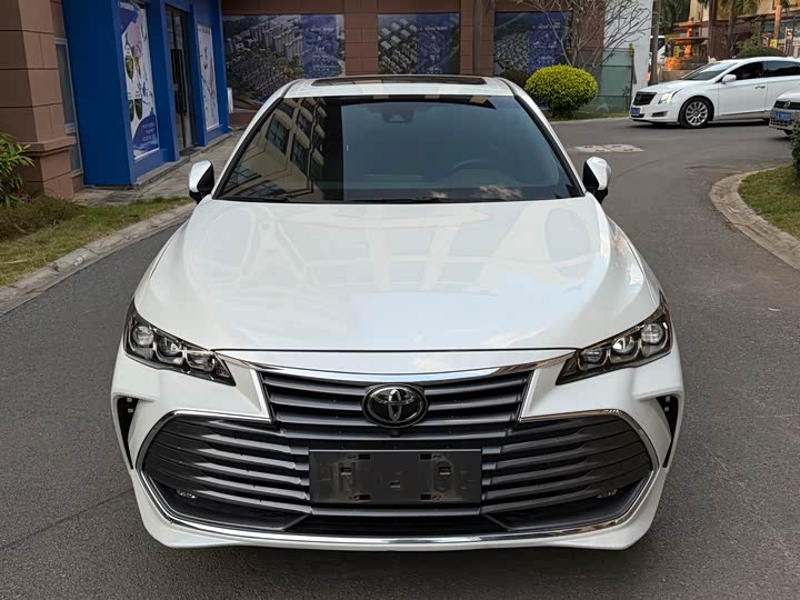 Фото 2 - Toyota Avalon