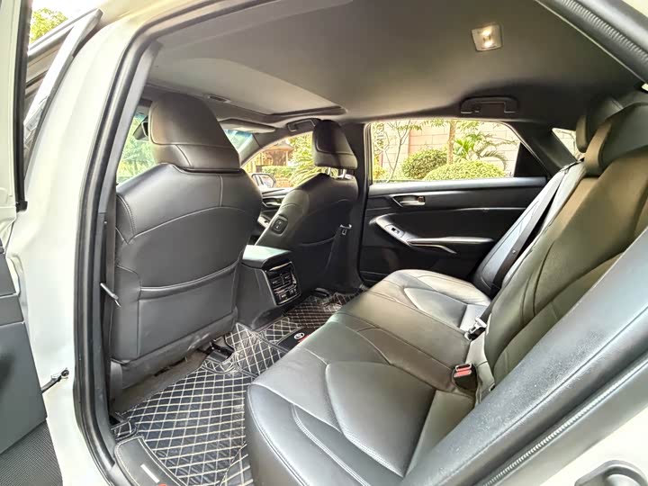 Фото 5 - Toyota Avalon