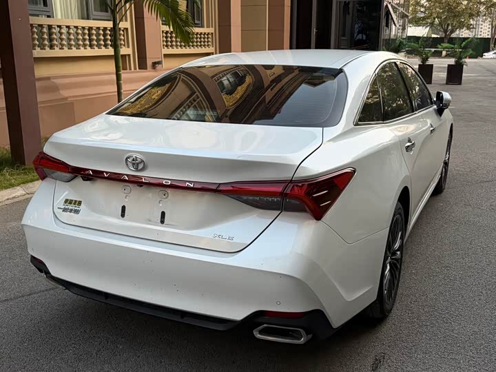 Фото 7 - Toyota Avalon