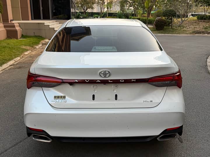 Фото 9 - Toyota Avalon