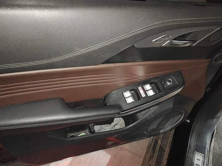 Фото 7 - Wey VV5