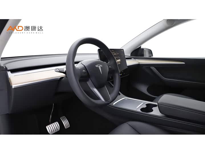 Фото 6 - Tesla Model Y