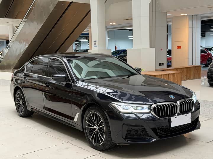 Фото 3 - BMW 5 Series