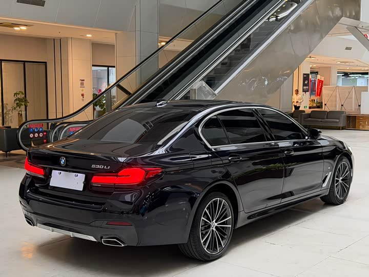 Фото 6 - BMW 5 Series