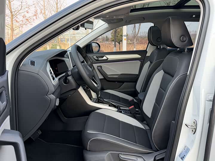 Фото 5 - Volkswagen T-Roc