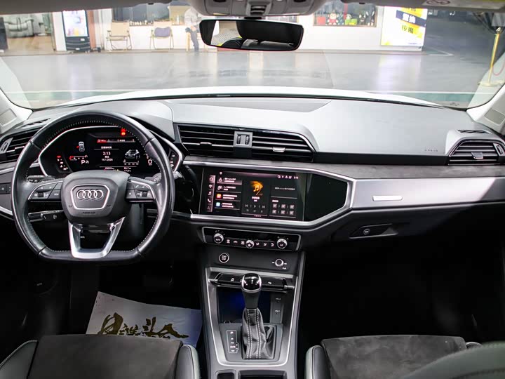 Фото 4 - Audi Q3