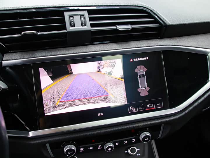 Фото 9 - Audi Q3