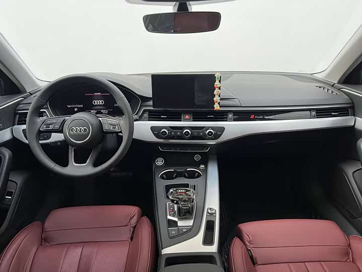 Фото 4 - Audi A4L