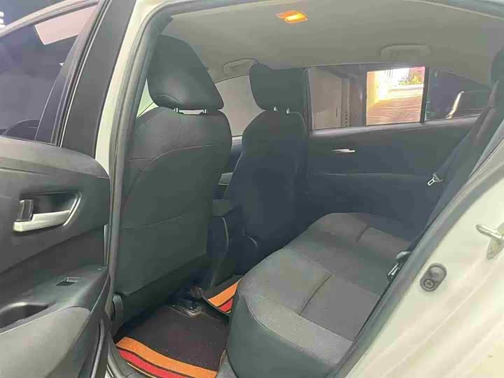 Фото 6 - Toyota Corolla