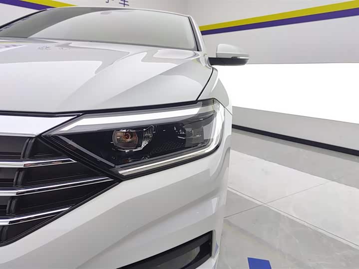 Фото 5 - Volkswagen Sagitar L