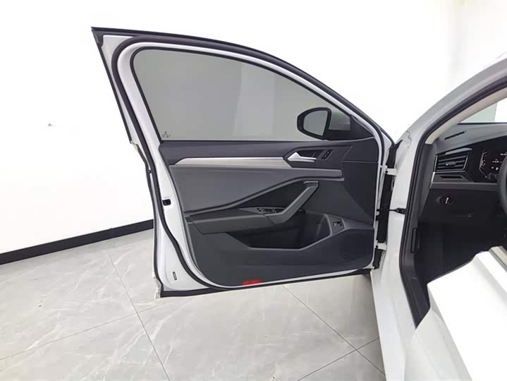 Фото 7 - Volkswagen Sagitar L