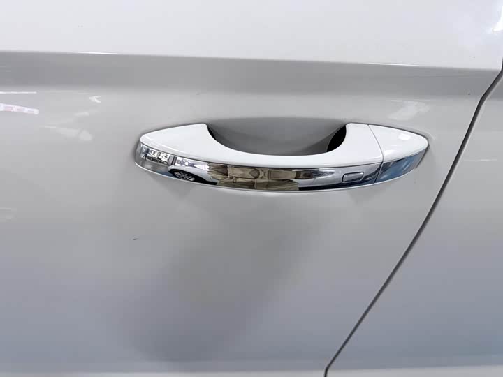 Фото 6 - Volkswagen Tharu