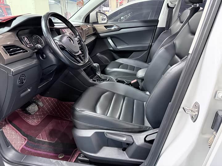 Фото 9 - Volkswagen Tharu