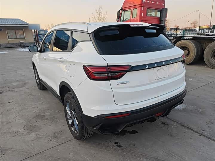 Фото 5 - Geely Coolray