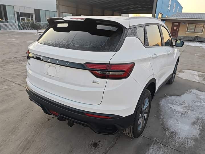 Фото 7 - Geely Coolray