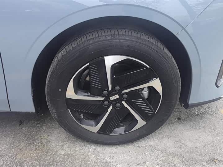 Фото 6 - Geely Galaxy L6